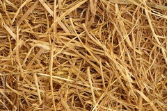 100% Natural Wheat Straw for Lawns, Gardens, & Bedding, (4 Lbs/1 Cubic Foot)